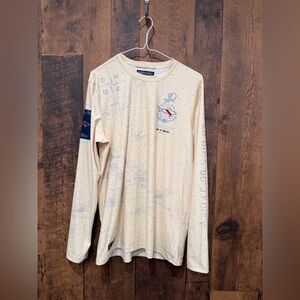 Darwin & Wolf brand long-sleeve performance shirt large EUC